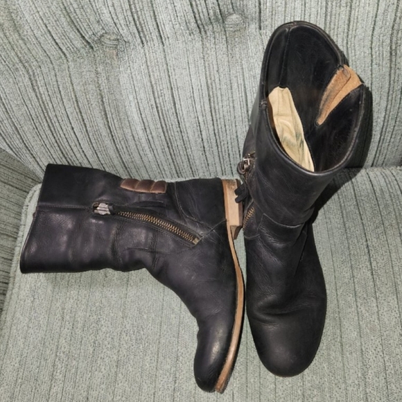 John Fluevog Kipo Radio Boots - Picture 2 of 12